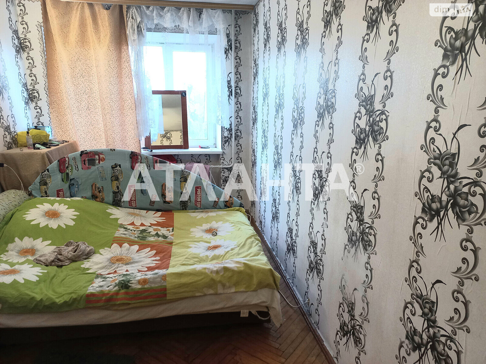 Продаж трикімнатної квартири в Одесі, на вул. Академіка Заболотного, район Пересипський фото 1 Продаж трикімнатної квартири в Одесі, на вул. Академіка Заболотного, район Пересипський фото 1