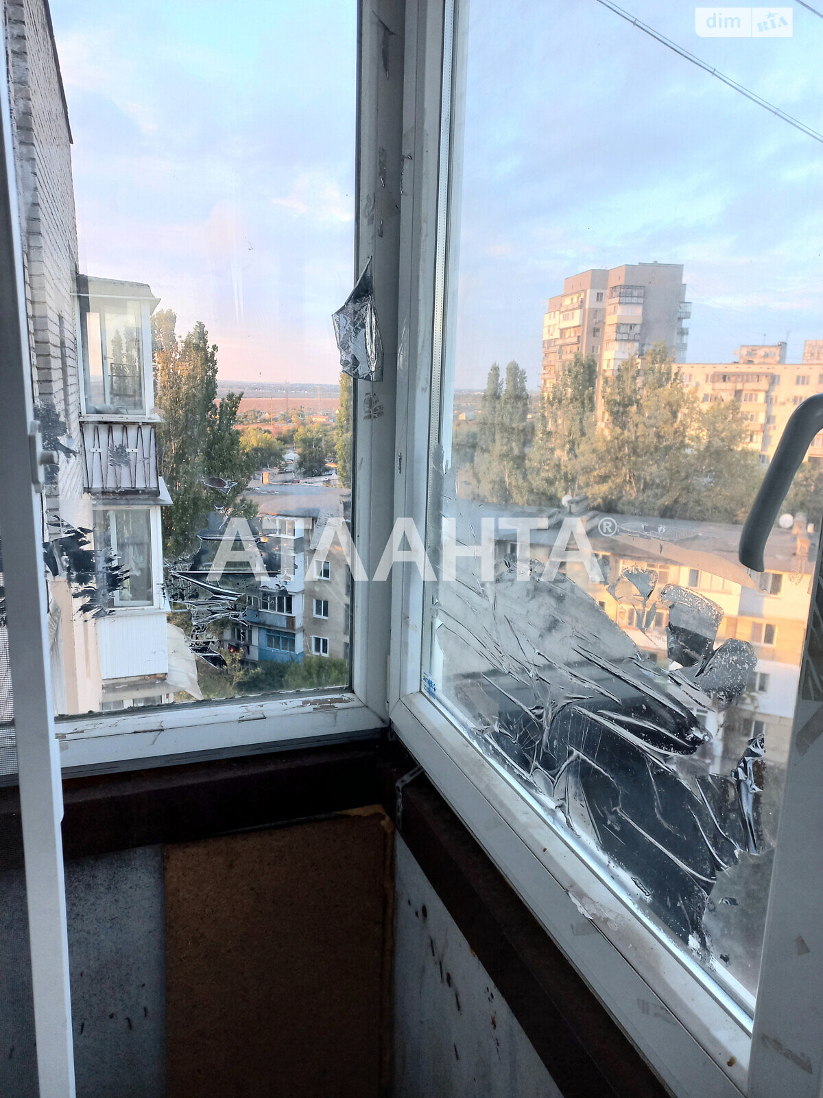 Продаж трикімнатної квартири в Одесі, на вул. Академіка Заболотного, район Пересипський фото 1 Продаж трикімнатної квартири в Одесі, на вул. Академіка Заболотного, район Пересипський фото 1
