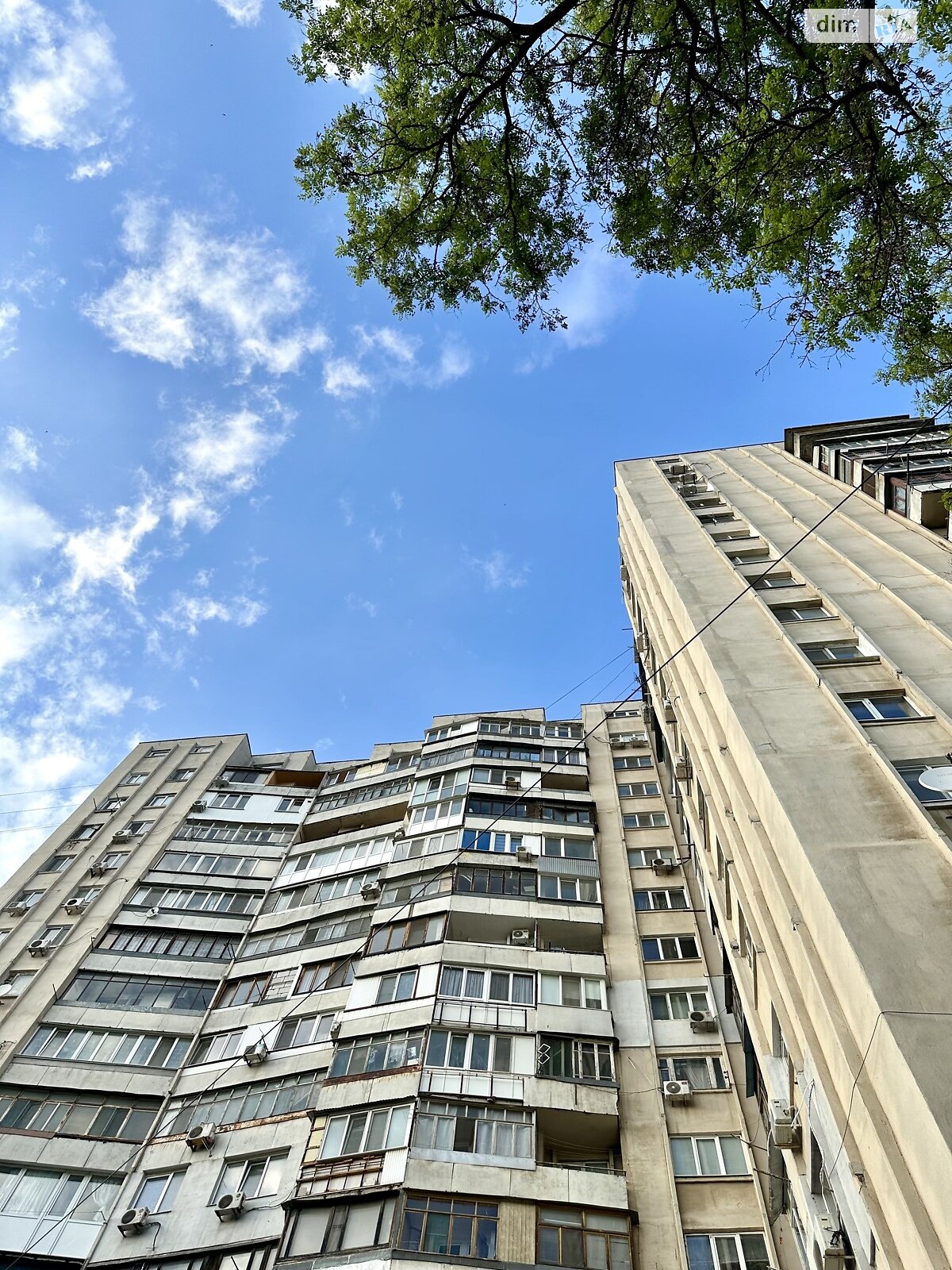 Продаж трикімнатної квартири в Одесі, на вул. Академіка Заболотного, район Пересипський фото 1 Продаж трикімнатної квартири в Одесі, на вул. Академіка Заболотного, район Пересипський фото 1