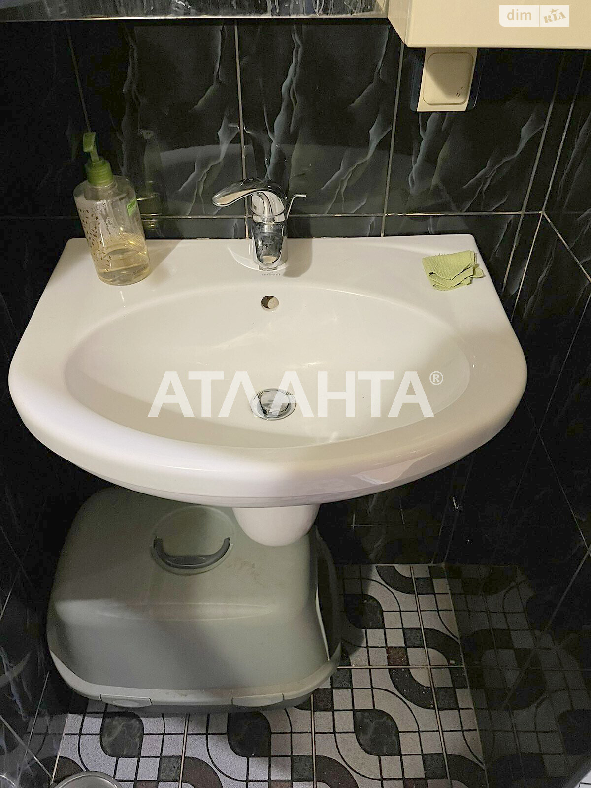 Продажа пятикомнатной квартиры в Одессе, на ул. Атамана Головатого, район Пересыпский фото 1 Продажа пятикомнатной квартиры в Одессе, на ул. Атамана Головатого, район Пересыпский фото 1