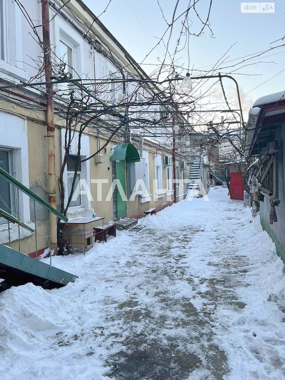 Продажа пятикомнатной квартиры в Одессе, на ул. Атамана Головатого, район Пересыпский фото 1