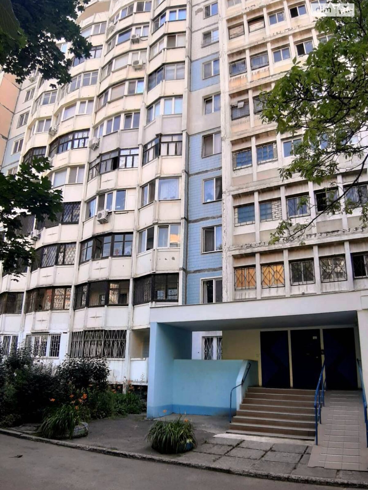 Продажа трехкомнатной квартиры в Одессе, на ул. Палия Семена, район Пересыпский фото 1 Продажа трехкомнатной квартиры в Одессе, на ул. Палия Семена, район Пересыпский фото 1