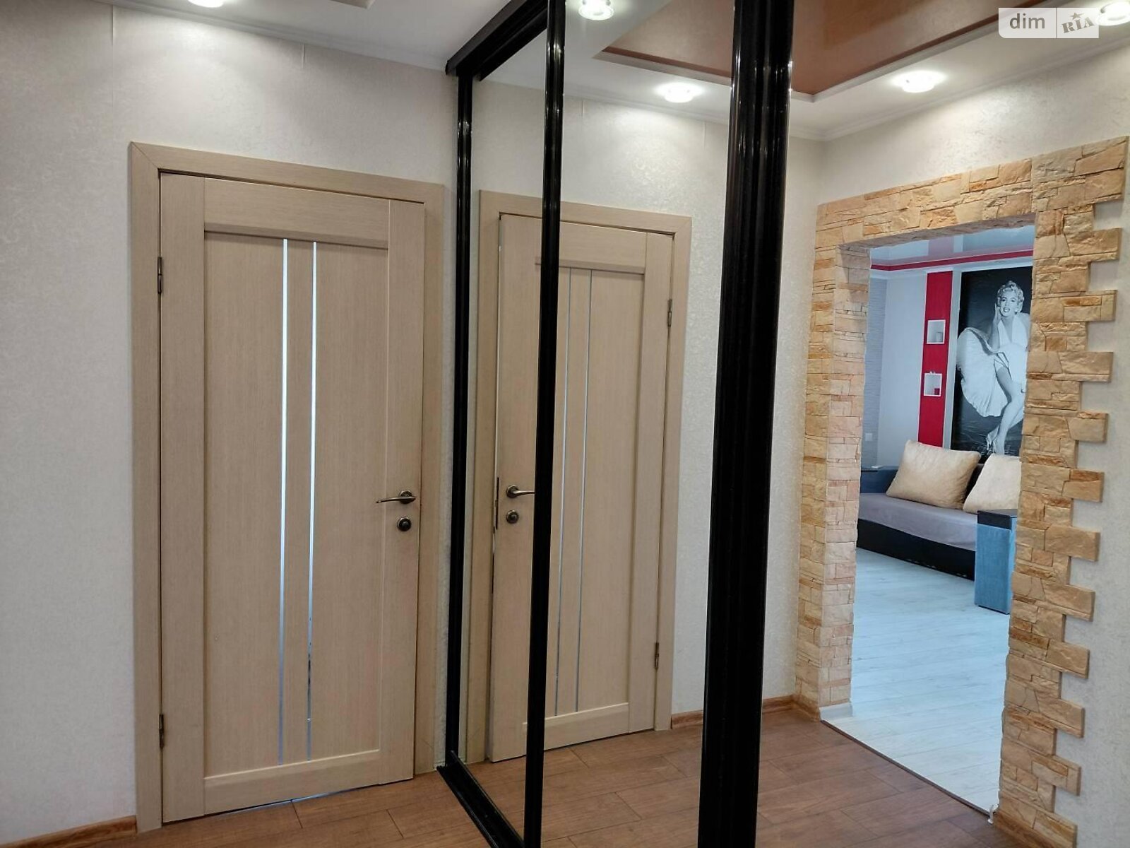 Продажа трехкомнатной квартиры в Одессе, на ул. Палия Семена, район Пересыпский фото 1 Продажа трехкомнатной квартиры в Одессе, на ул. Палия Семена, район Пересыпский фото 1