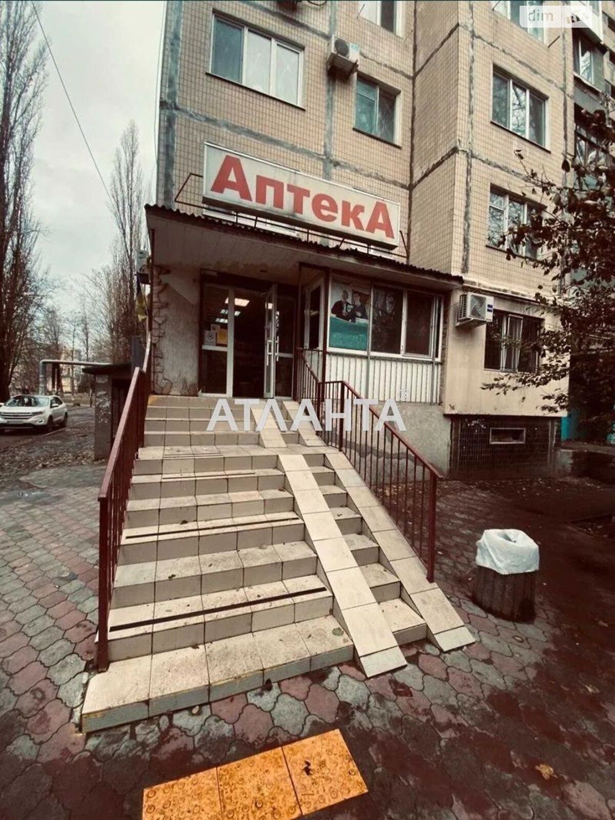 Продаж трикімнатної квартири в Одесі, на просп. Князя Володимира Великого, район Пересипський фото 2 Продаж трикімнатної квартири в Одесі, на просп. Князя Володимира Великого, район Пересипський фото 2