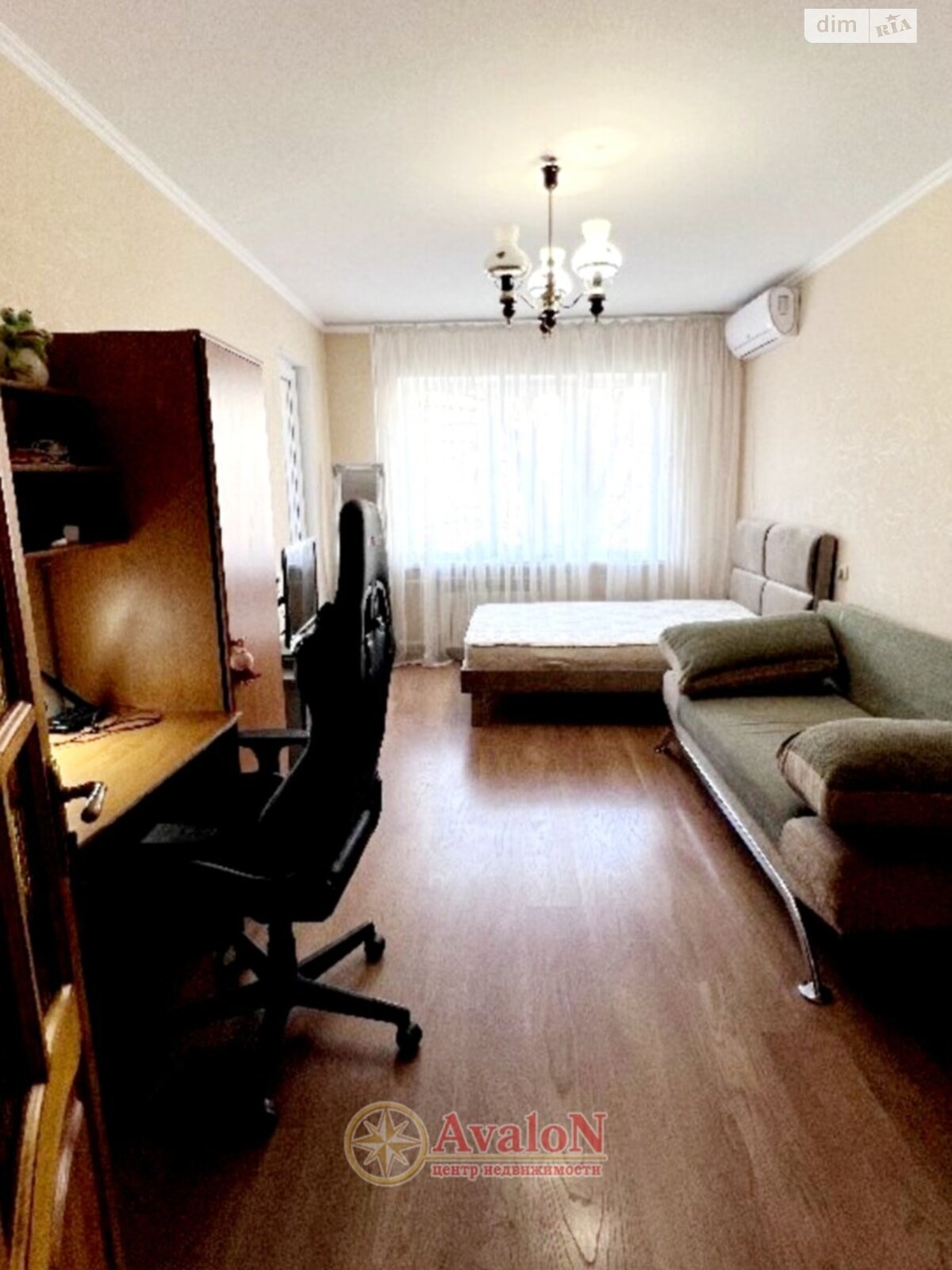 Продажа трехкомнатной квартиры в Одессе, на просп. Добровольского 132, район Пересыпский фото 1