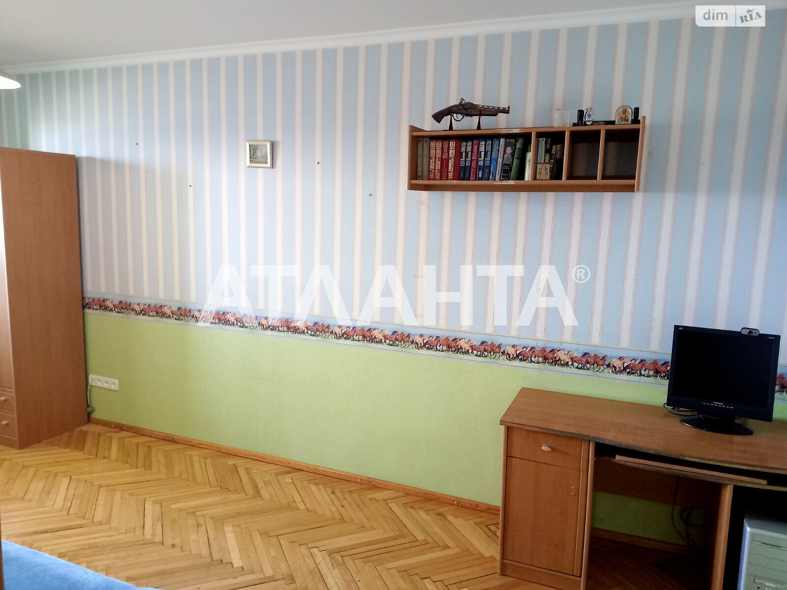 Продажа трехкомнатной квартиры в Одессе, на просп. Князя Владимира Великого, район Пересыпский фото 1 Продажа трехкомнатной квартиры в Одессе, на просп. Князя Владимира Великого, район Пересыпский фото 1