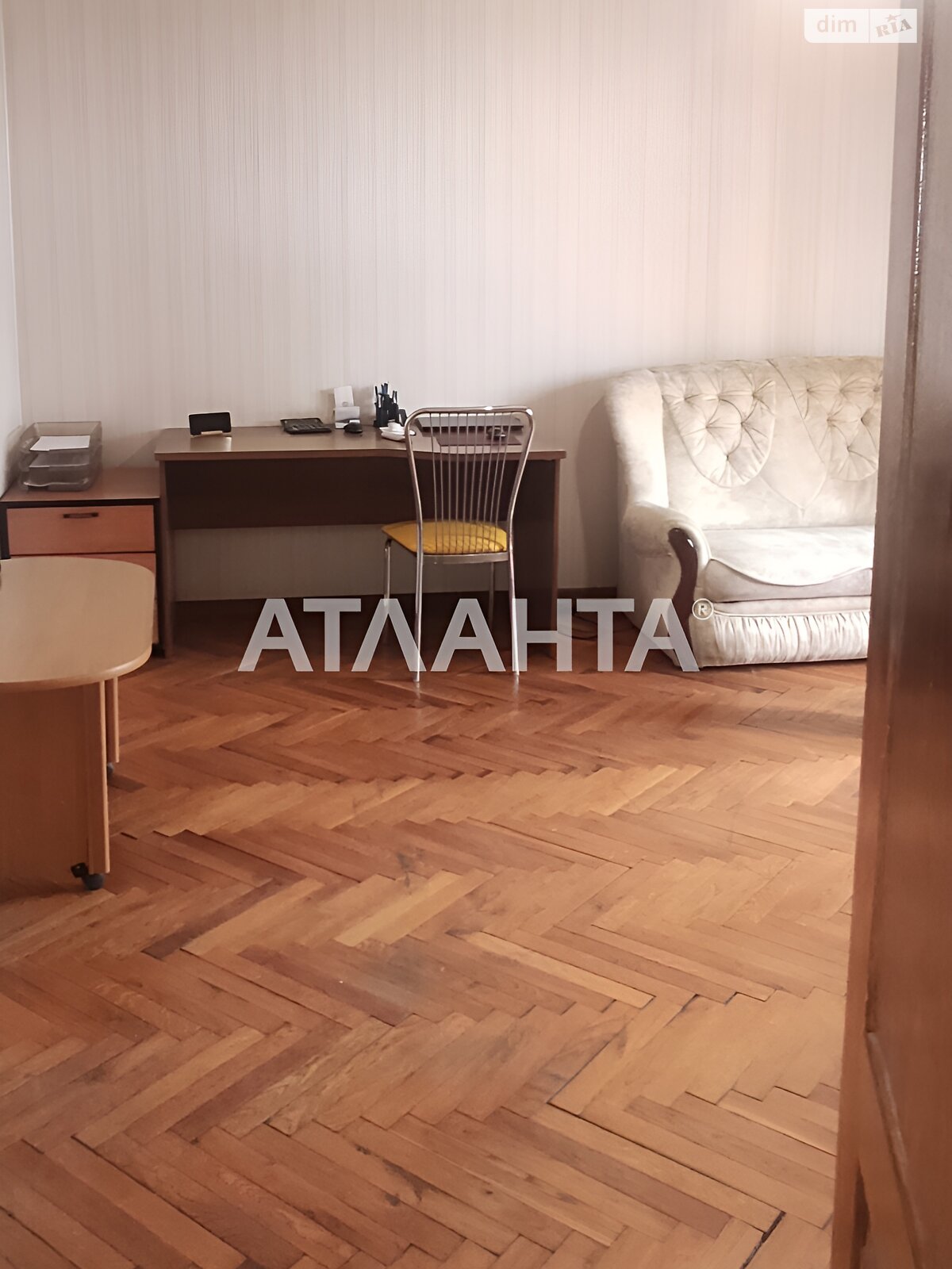 Продажа трехкомнатной квартиры в Одессе, на просп. Князя Владимира Великого, район Пересыпский фото 1 Продажа трехкомнатной квартиры в Одессе, на просп. Князя Владимира Великого, район Пересыпский фото 1