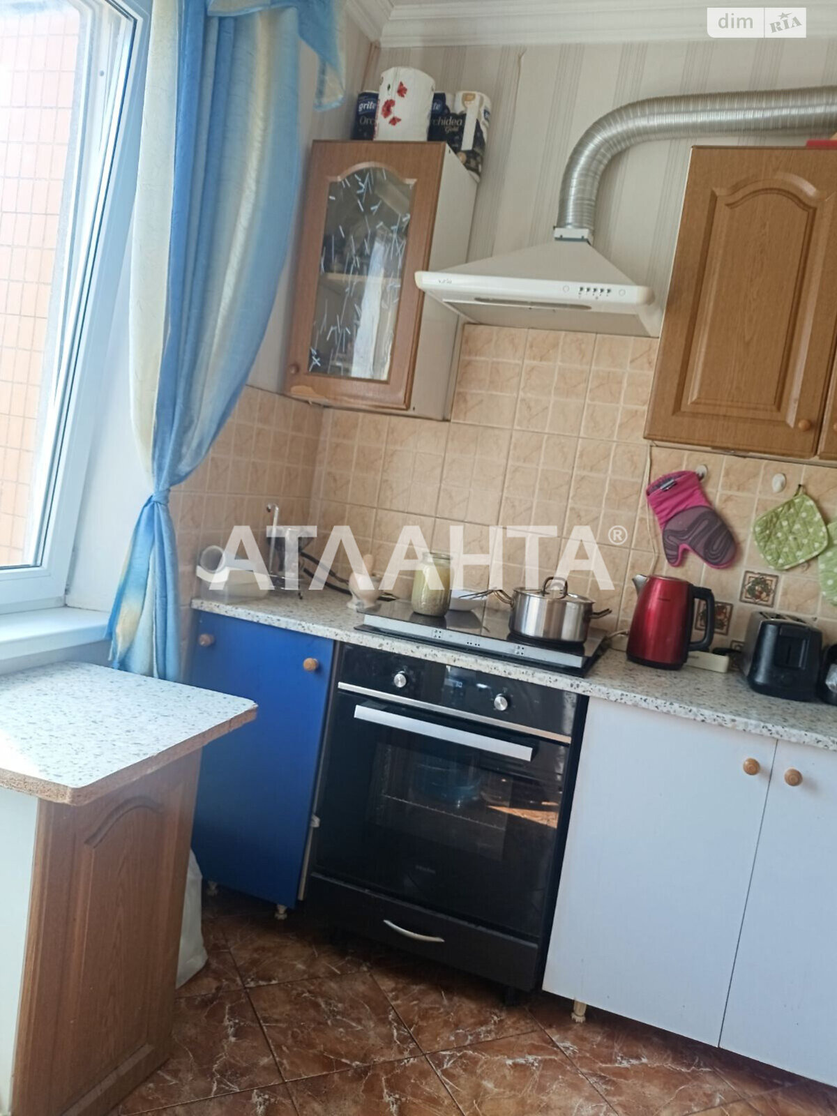 Продажа трехкомнатной квартиры в Одессе, на просп. Князя Владимира Великого, район Пересыпский фото 1 Продажа трехкомнатной квартиры в Одессе, на просп. Князя Владимира Великого, район Пересыпский фото 1