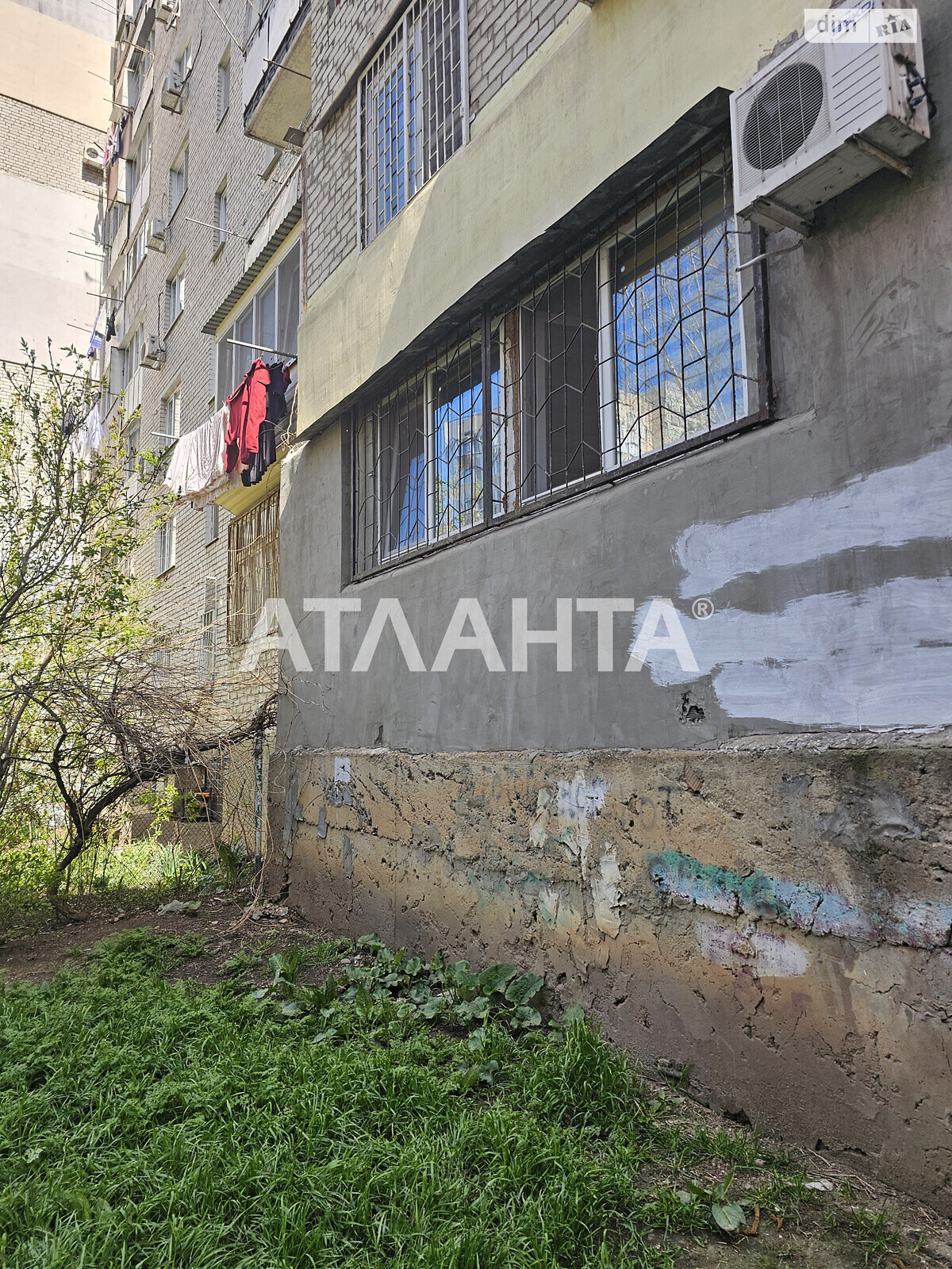 Продажа четырехкомнатной квартиры в Одессе, на просп. Князя Владимира Великого, район Пересыпский фото 1 Продажа четырехкомнатной квартиры в Одессе, на просп. Князя Владимира Великого, район Пересыпский фото 1