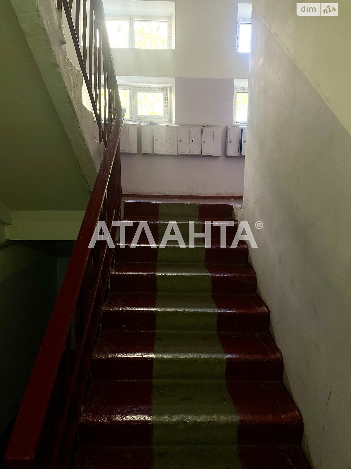 Продаж трикімнатної квартири в Одесі, на просп. Князя Володимира Великого, район Пересипський фото 1 Продаж трикімнатної квартири в Одесі, на просп. Князя Володимира Великого, район Пересипський фото 1