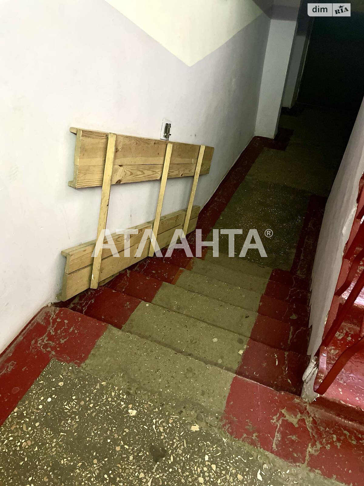 Продаж трикімнатної квартири в Одесі, на просп. Князя Володимира Великого, район Пересипський фото 1 Продаж трикімнатної квартири в Одесі, на просп. Князя Володимира Великого, район Пересипський фото 1