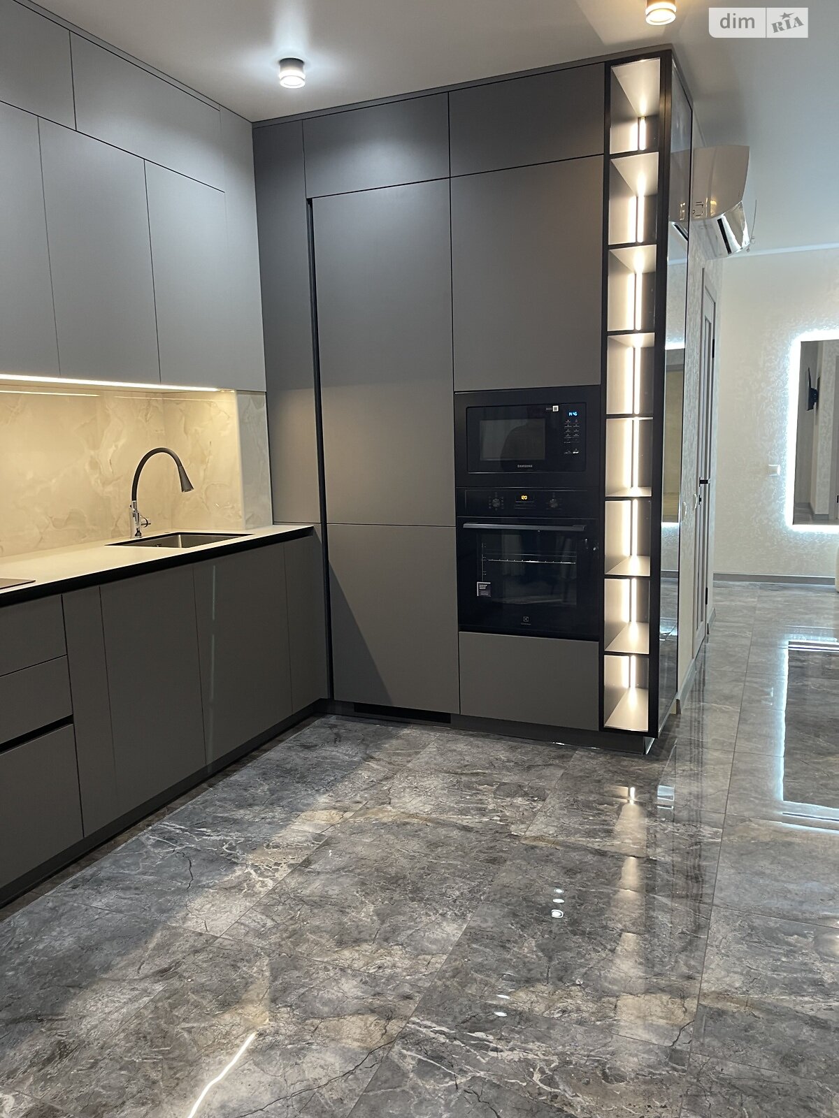 Продажа двухкомнатной квартиры в Одессе, на дор. Николаевская 3/13, район Пересыпский фото 1 Продажа двухкомнатной квартиры в Одессе, на дор. Николаевская 3/13, район Пересыпский фото 1