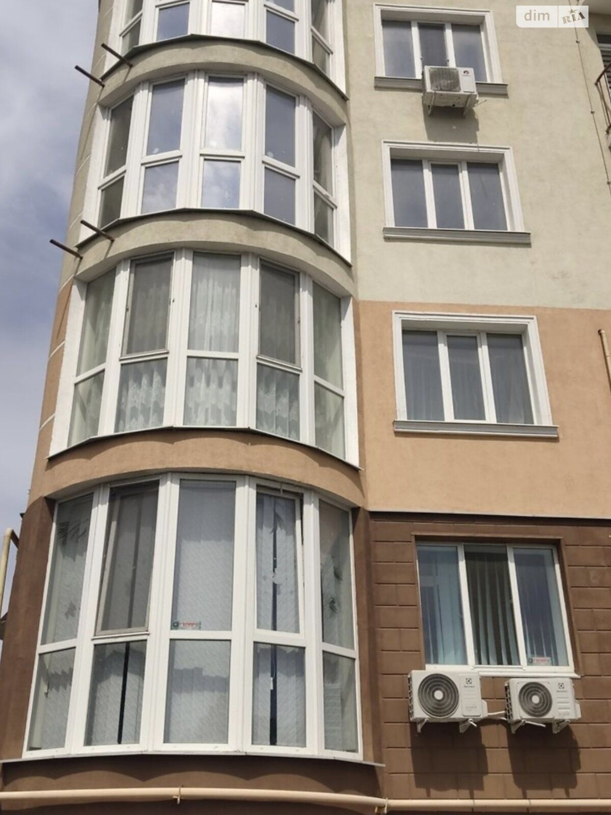 Продажа трехкомнатной квартиры в Одессе, на ул. Палия Семена 113, район Пересыпский фото 1 Продажа трехкомнатной квартиры в Одессе, на ул. Палия Семена 113, район Пересыпский фото 1