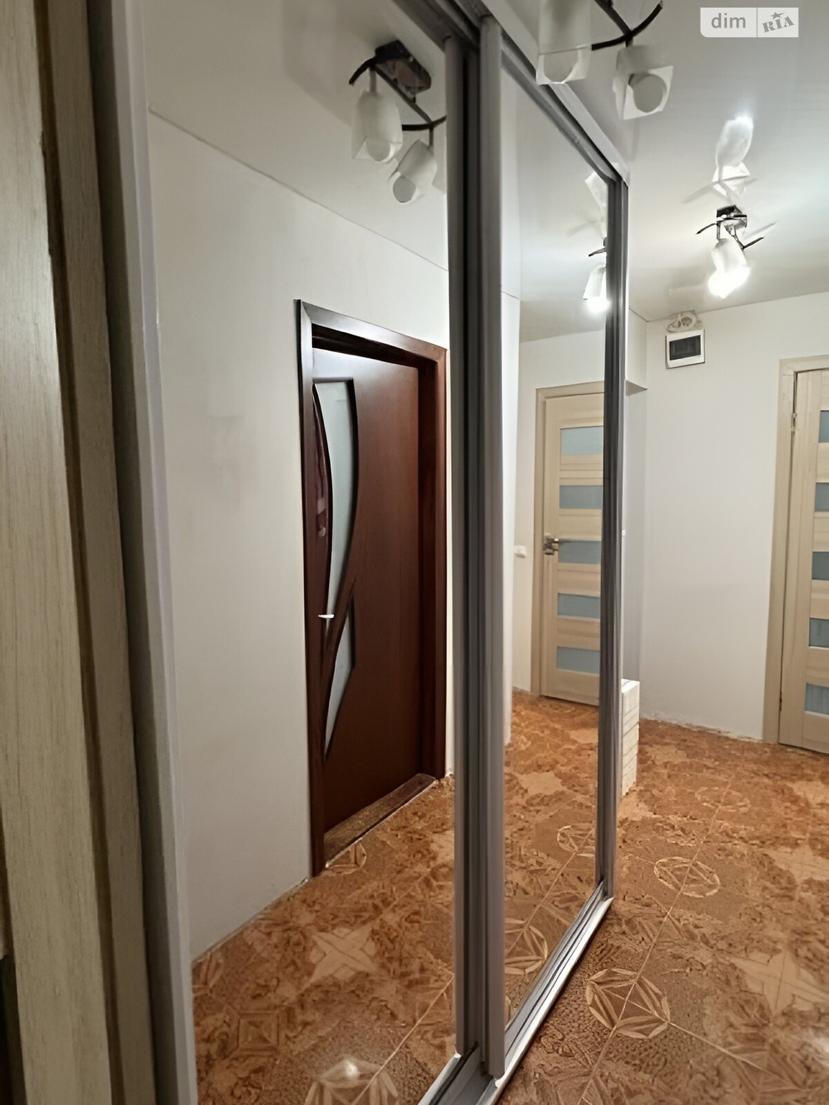 Продажа четырехкомнатной квартиры в Одессе, на ул. Академика Заболотного, район Поселок Котовского фото 1 Продажа четырехкомнатной квартиры в Одессе, на ул. Академика Заболотного, район Поселок Котовского фото 1