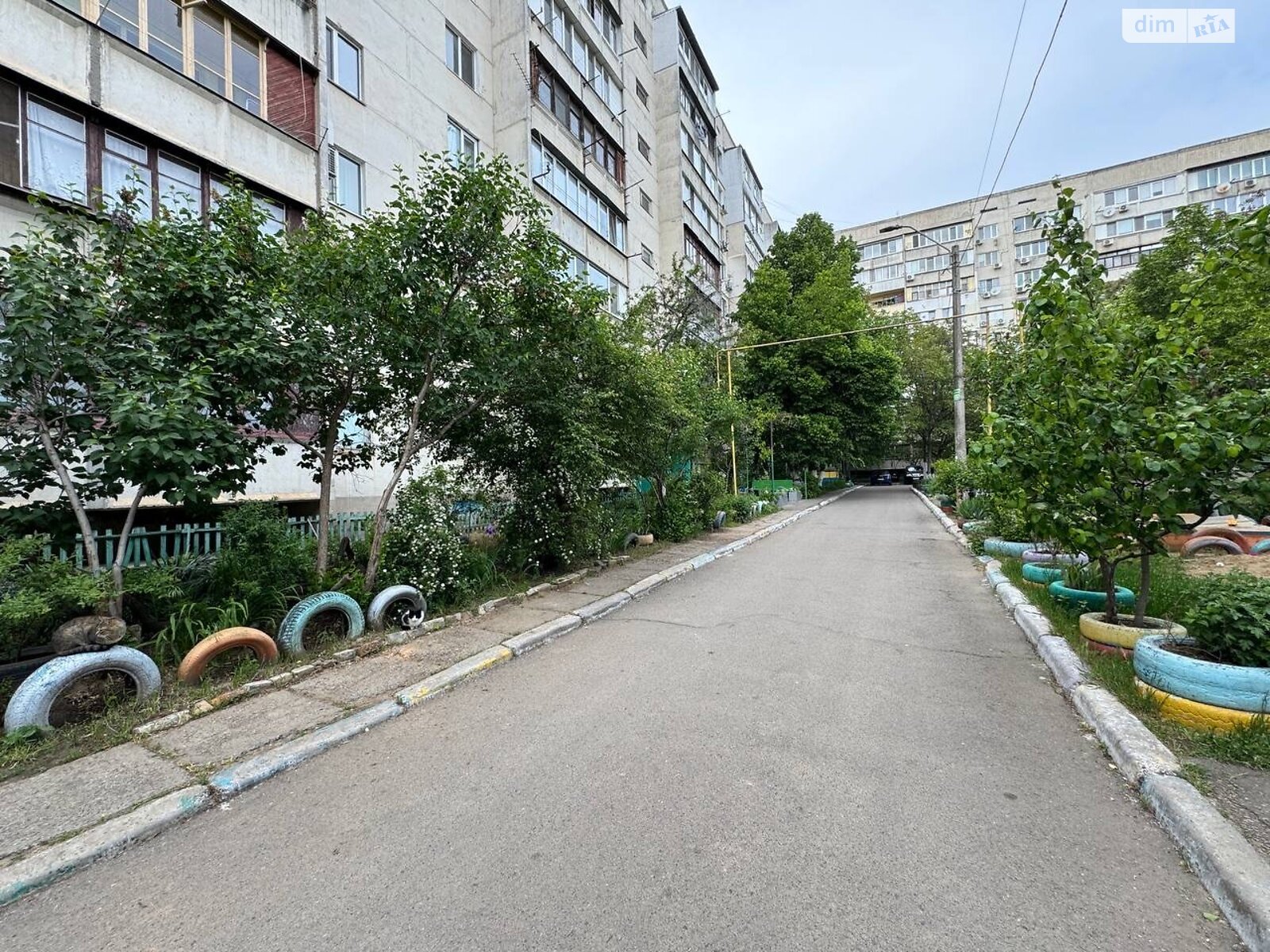 Продаж трикімнатної квартири в Одесі, на вул. Жоліо-Кюрі 64, район Містечко Котовського фото 1