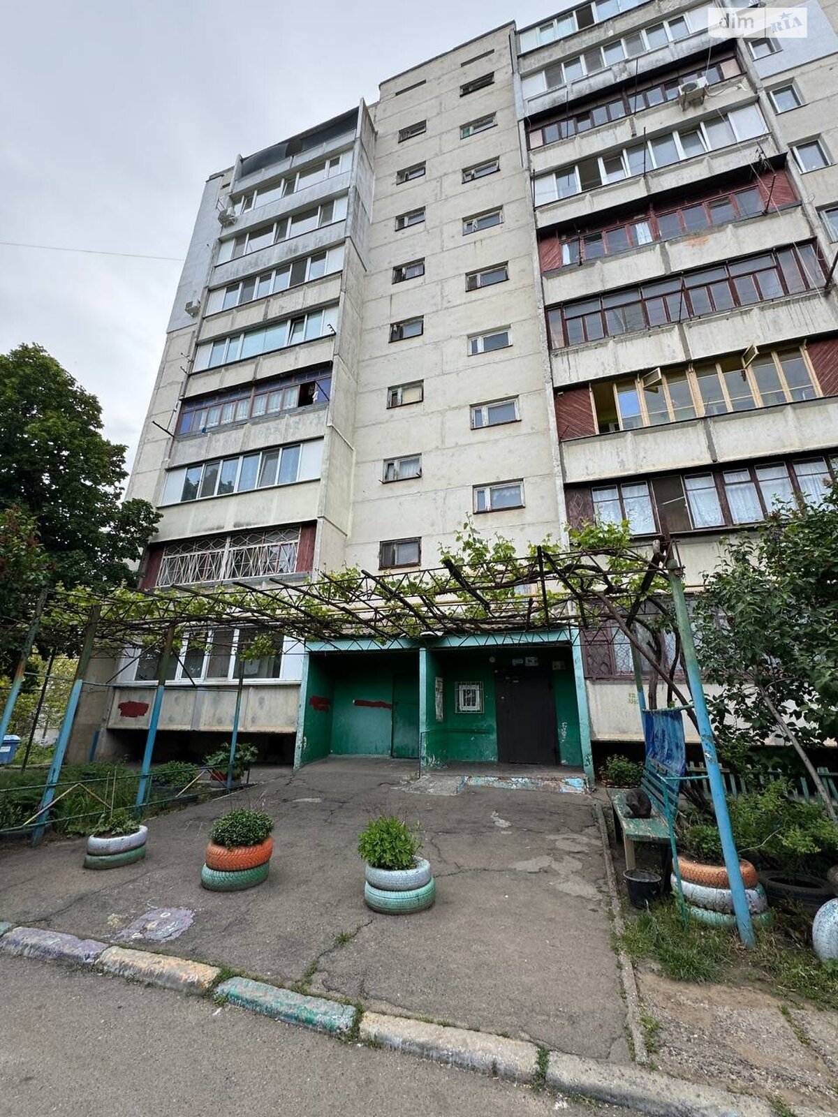 Продаж трикімнатної квартири в Одесі, на вул. Жоліо-Кюрі 64, район Містечко Котовського фото 1