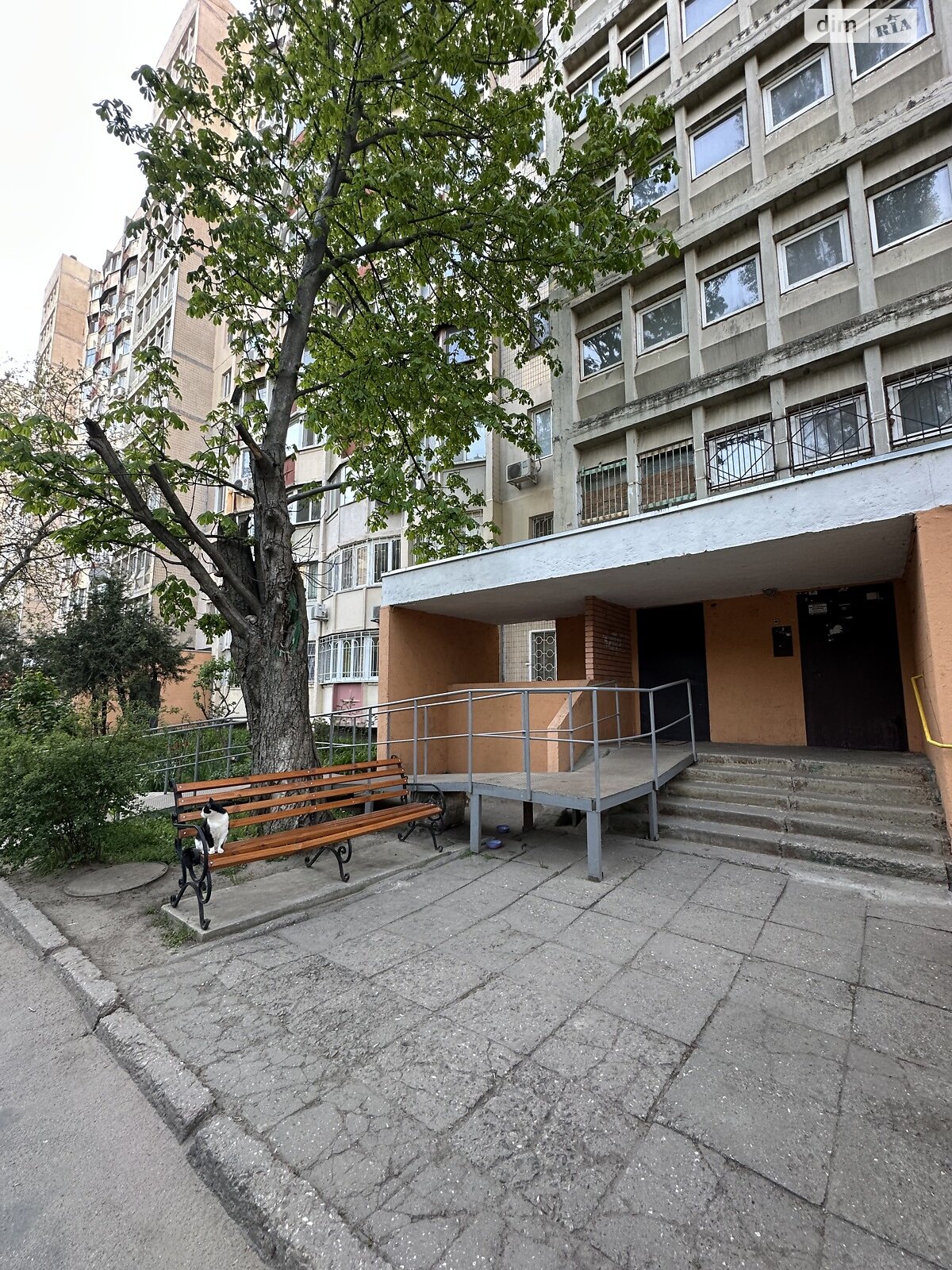 Продажа трехкомнатной квартиры в Одессе, на просп. Князя Владимира Великого 116, район Поселок Котовского фото 1 Продажа трехкомнатной квартиры в Одессе, на просп. Князя Владимира Великого 116, район Поселок Котовского фото 1