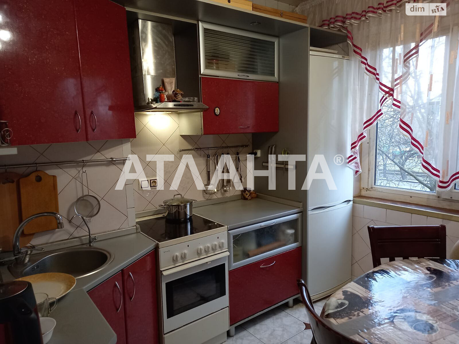 Продаж трикімнатної квартири в Одесі, на просп. Князя Володимира Великого, район Містечко Котовського фото 1 Продаж трикімнатної квартири в Одесі, на просп. Князя Володимира Великого, район Містечко Котовського фото 1