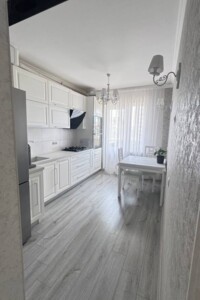 Продаж трикімнатної квартири в Одесі, на просп. Князя Володимира Великого, район Містечко Котовського фото 2