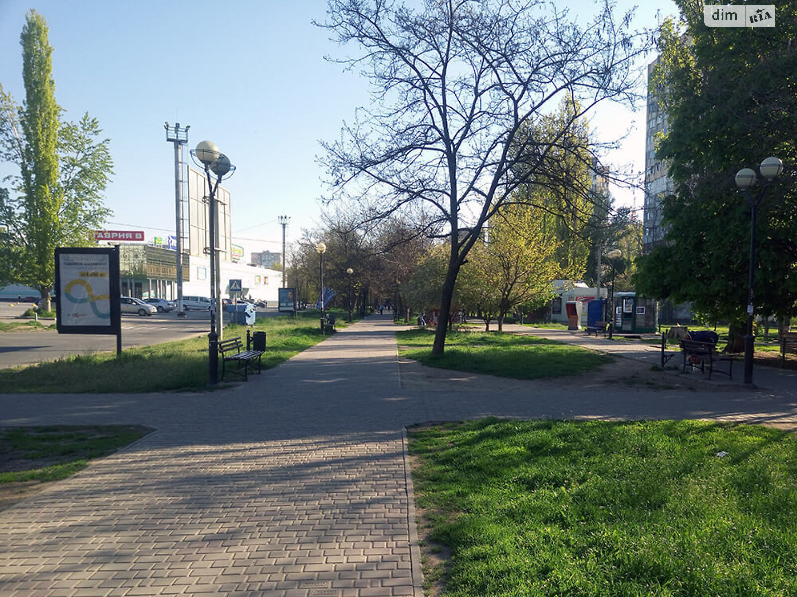 Продажа трехкомнатной квартиры в Одессе, на просп. Князя Владимира Великого 104, район Поселок Котовского фото 1 Продажа трехкомнатной квартиры в Одессе, на просп. Князя Владимира Великого 104, район Поселок Котовского фото 1