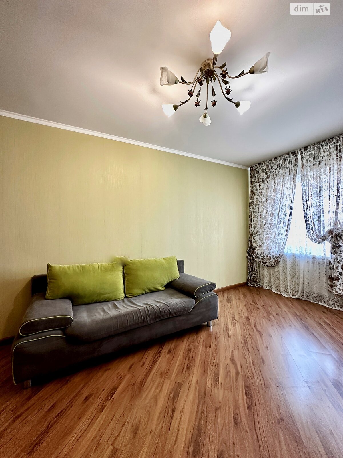 Продаж трикімнатної квартири в Одесі, на вул. Кримська 69, район Містечко Котовського фото 1