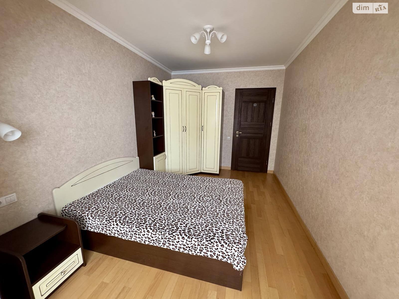 Продаж трикімнатної квартири в Одесі, на вул. Марсельська, район Містечко Котовського фото 1 Продаж трикімнатної квартири в Одесі, на вул. Марсельська, район Містечко Котовського фото 1