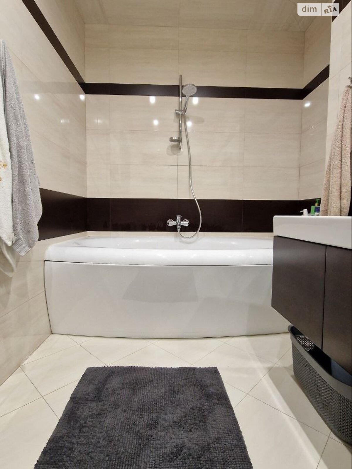 Продаж трикімнатної квартири в Одесі, на вул. Марсельська 52, район Містечко Котовського фото 1