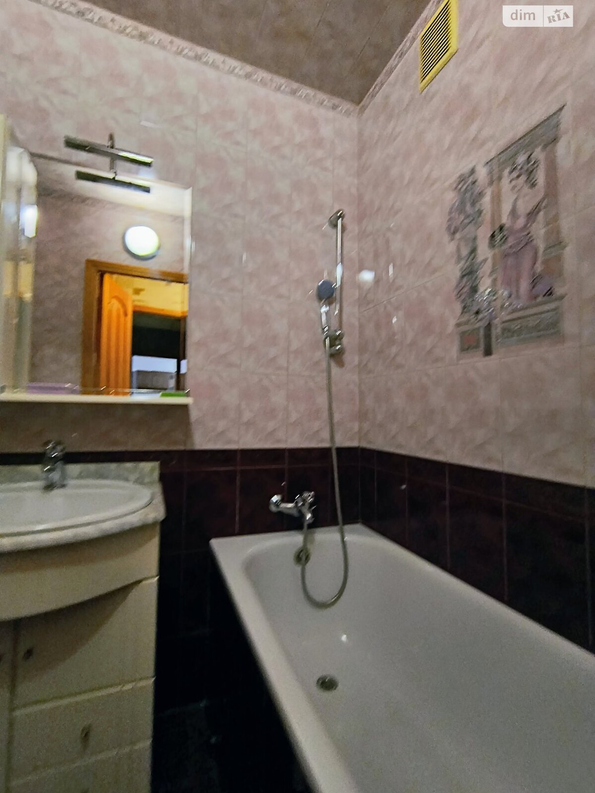 Продаж трикімнатної квартири в Одесі, на вул. Палія Семена 108, район Містечко Котовського фото 1