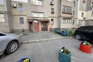 Продаж чотирикімнатної квартири в Одесі, на вул. Владислава Бувалкіна 57А, район Містечко Котовського фото 2