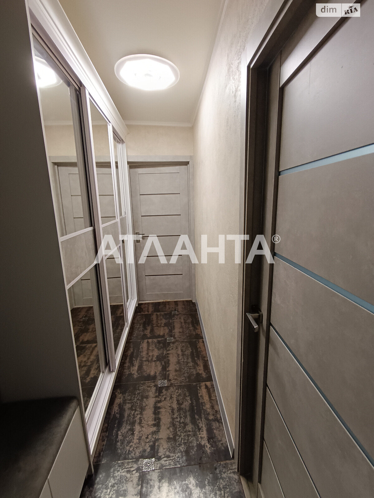 Продажа трехкомнатной квартиры в Одессе, на ул. Владислава Бувалкина, район Поселок Котовского фото 1 Продажа трехкомнатной квартиры в Одессе, на ул. Владислава Бувалкина, район Поселок Котовского фото 1