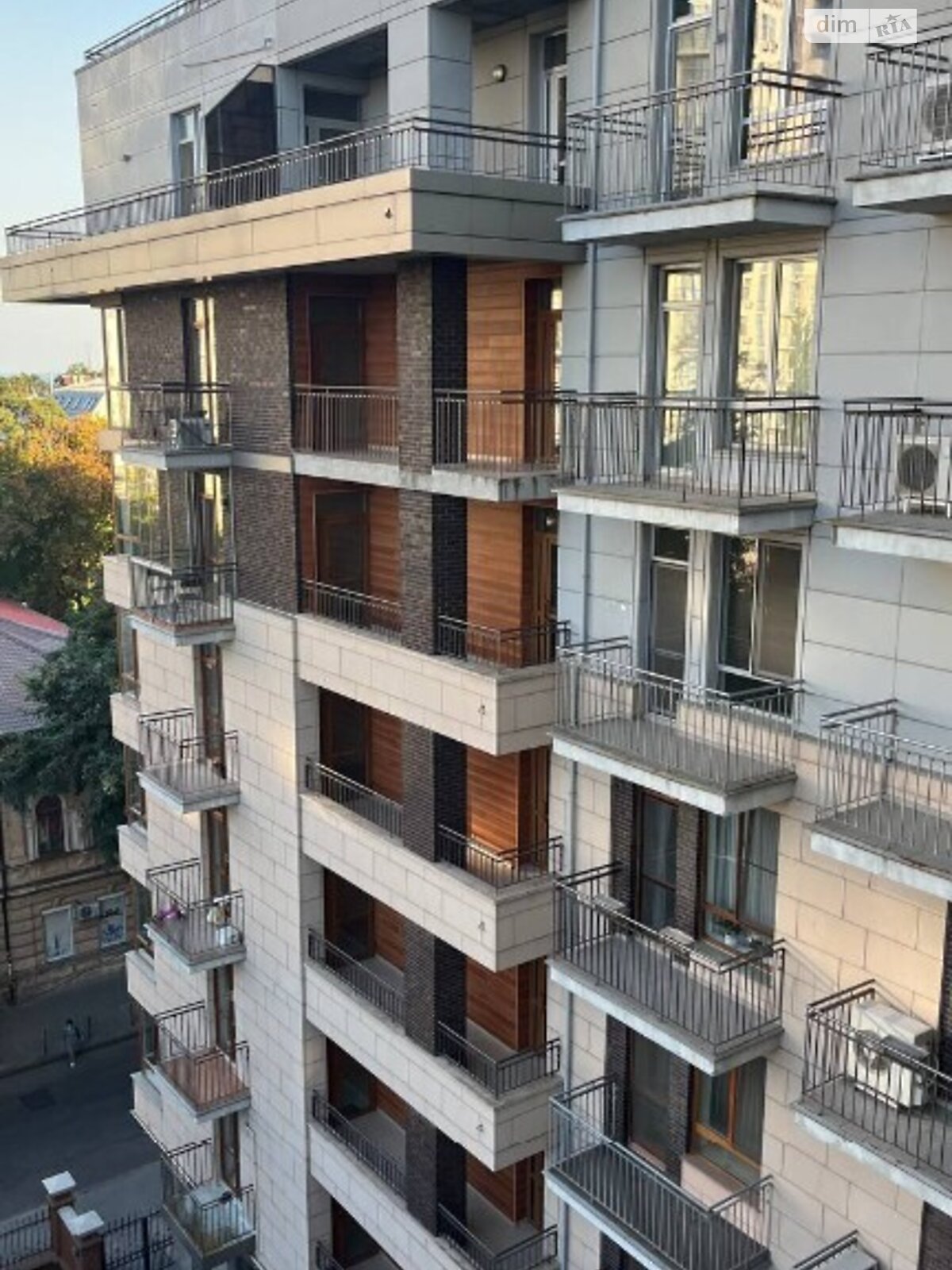 Продажа трехкомнатной квартиры в Одессе, на ул. Отрадная, район Приморский фото 1