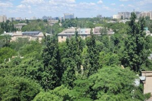 Продаж трикімнатної квартири в Одесі, на бул. Французький, район Приморський фото 2