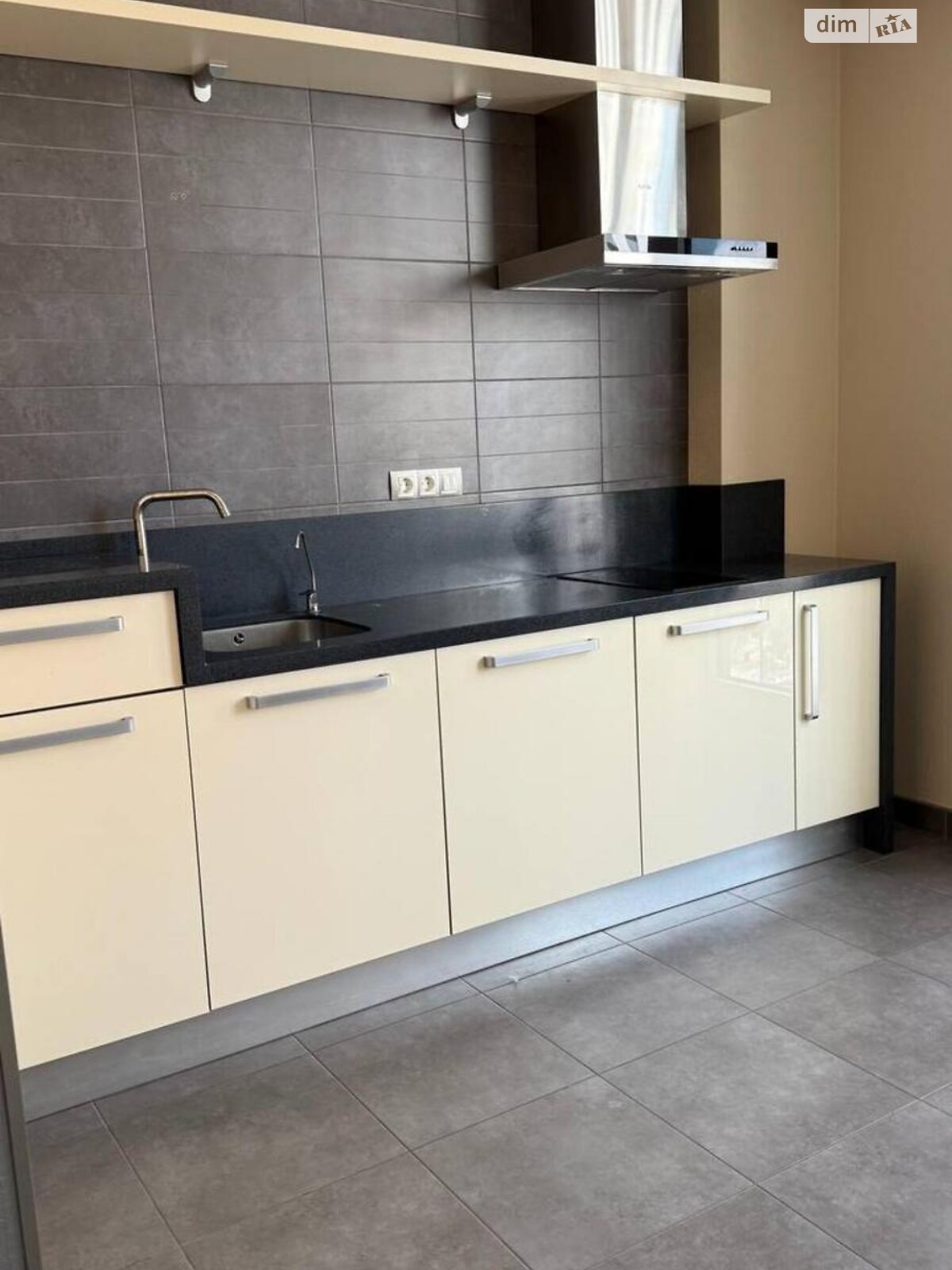 Продаж однокімнатної квартири в Одесі, на плато Аркадійське 5А корпус 2, район Приморський фото 1 Продаж однокімнатної квартири в Одесі, на плато Аркадійське 5А корпус 2, район Приморський фото 1