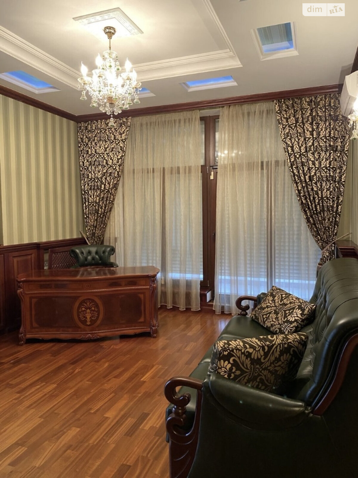 Продаж трикімнатної квартири в Одесі, на плато Аркадійське, район Приморський фото 1 Продаж трикімнатної квартири в Одесі, на плато Аркадійське, район Приморський фото 1