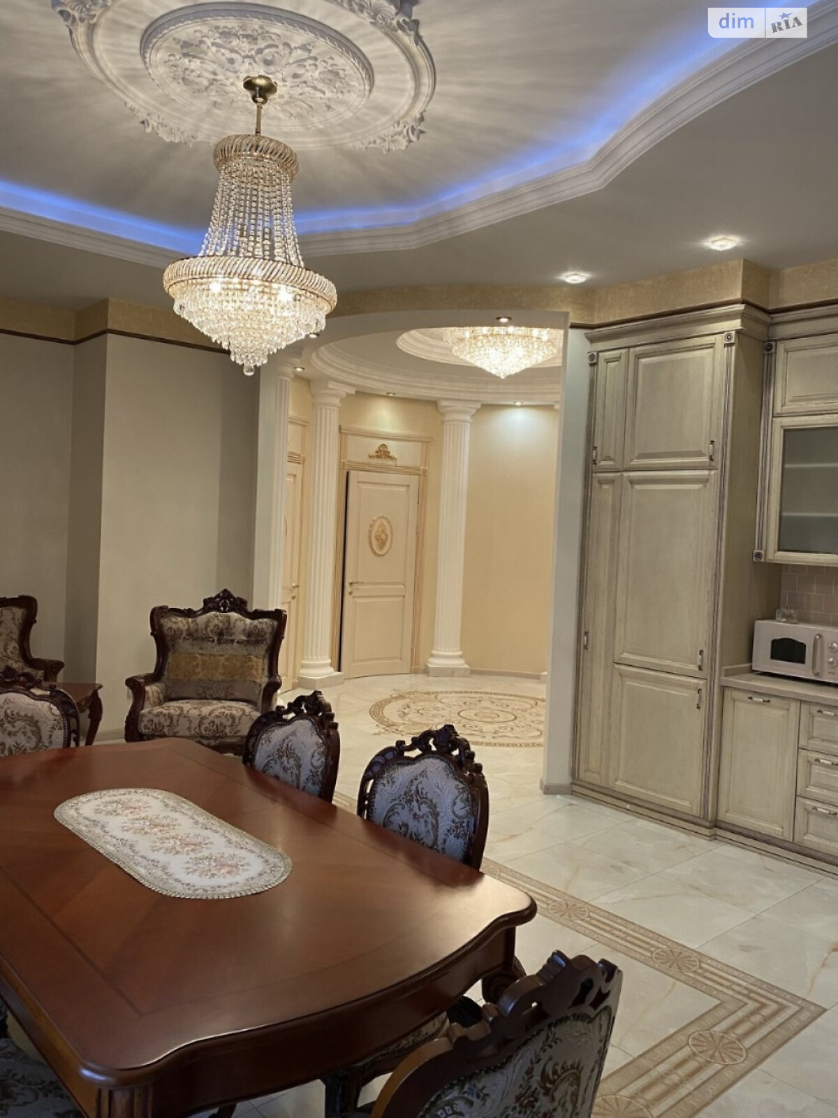 Продаж трикімнатної квартири в Одесі, на плато Аркадійське, район Приморський фото 1 Продаж трикімнатної квартири в Одесі, на плато Аркадійське, район Приморський фото 1