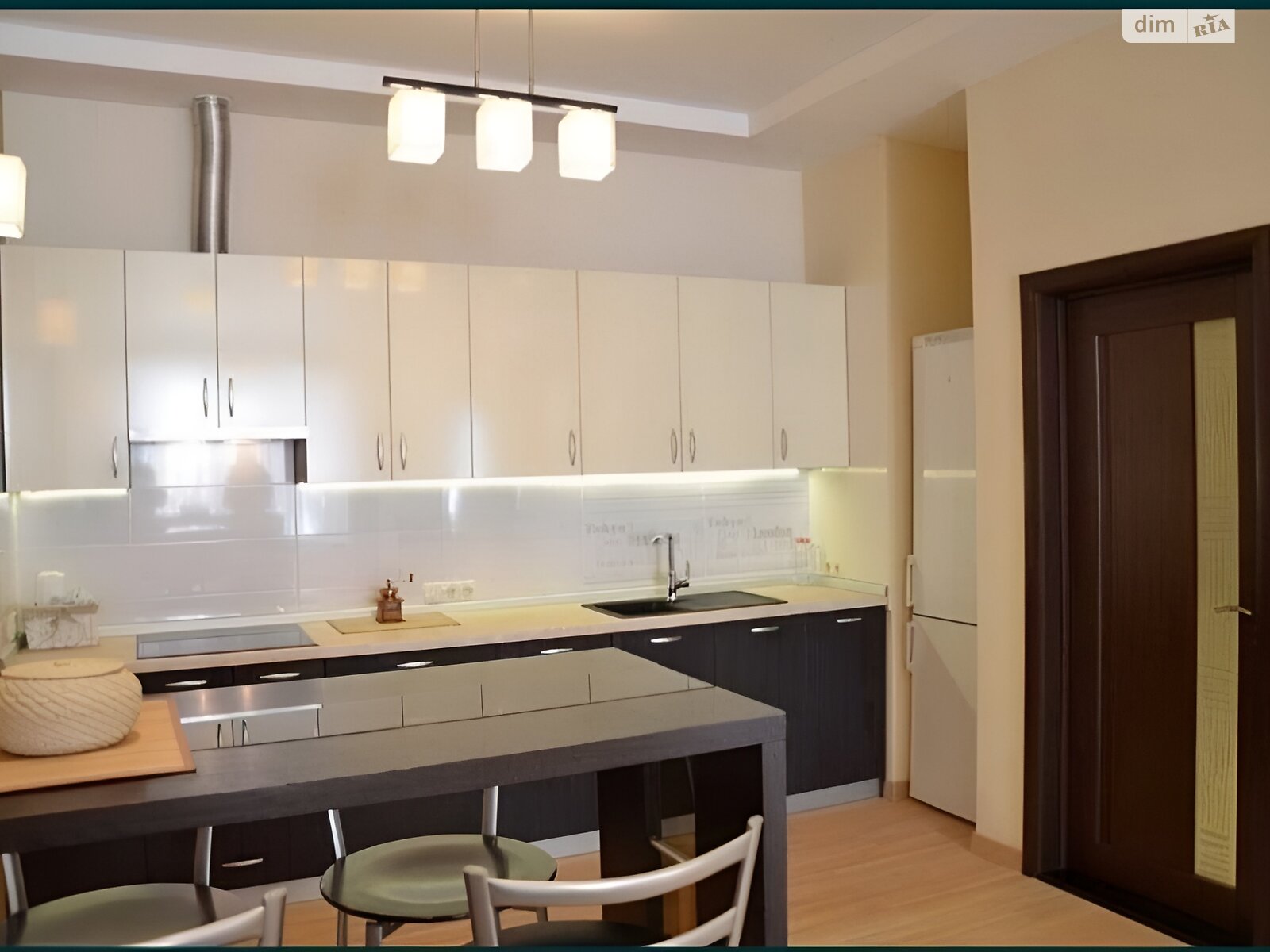 Продажа двухкомнатной квартиры в Одессе, на ул. Армейская 8Г, район Приморский фото 1 Продажа двухкомнатной квартиры в Одессе, на ул. Армейская 8Г, район Приморский фото 1