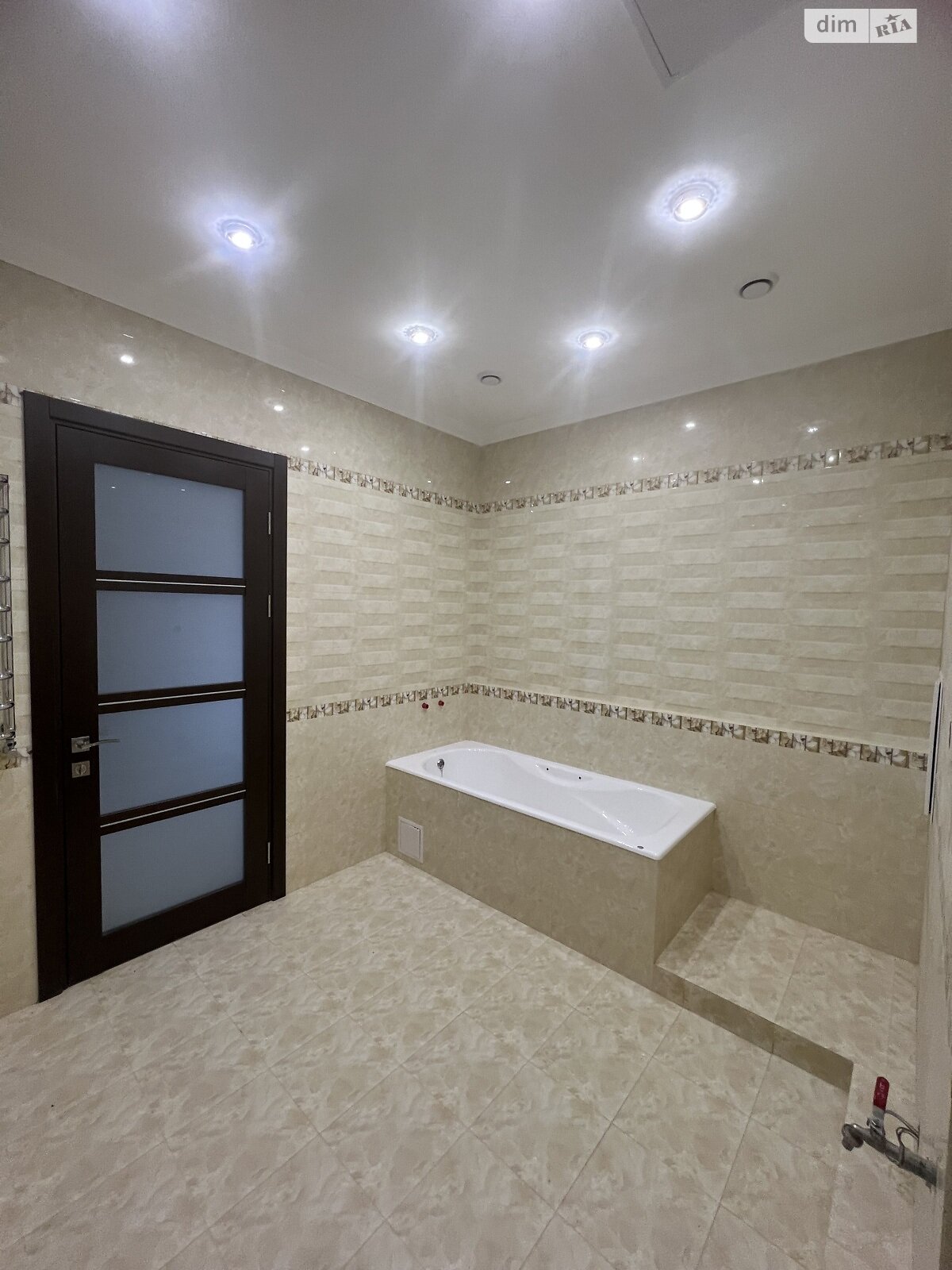 Продажа двухкомнатной квартиры в Одессе, на ул. Армейская 8Б, район Приморский фото 1 Продажа двухкомнатной квартиры в Одессе, на ул. Армейская 8Б, район Приморский фото 1