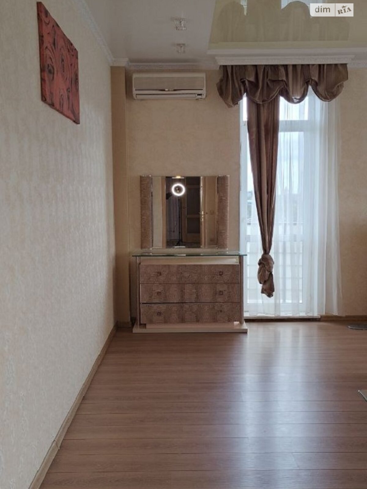 Продажа трехкомнатной квартиры в Одессе, на ул. Артура Савельева 4, кв. 6, район Приморский фото 1