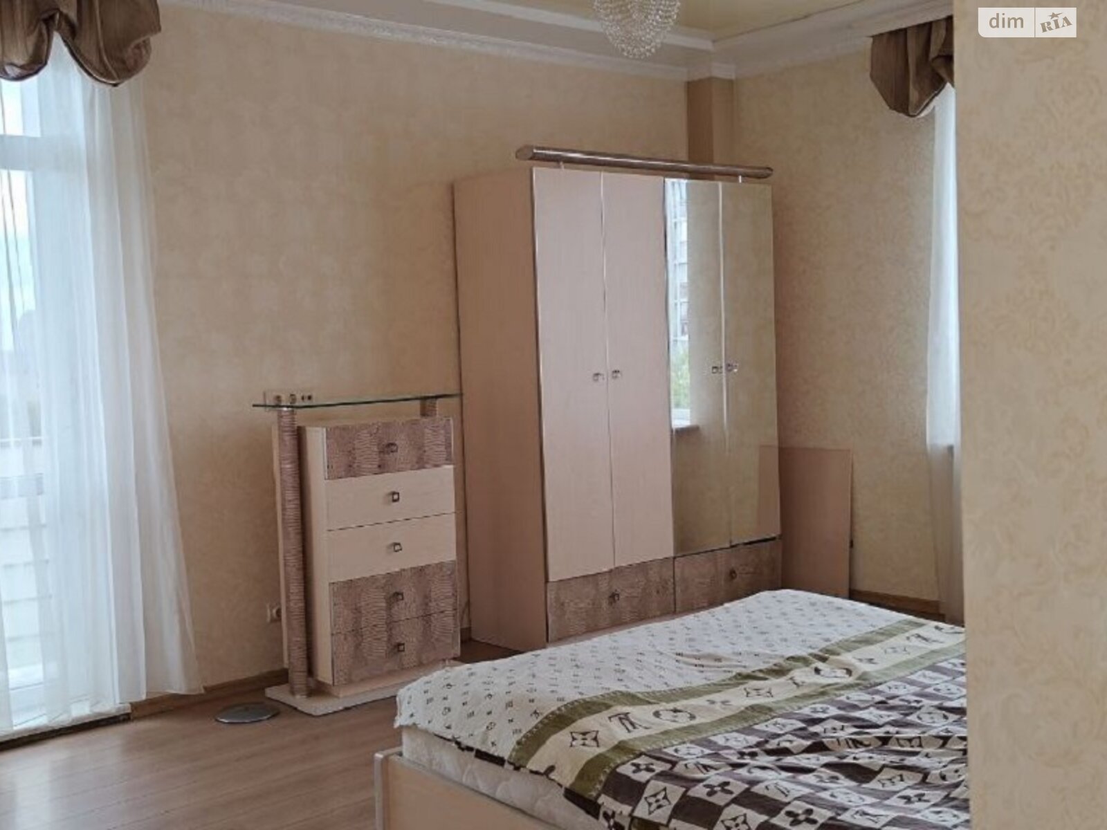 Продажа трехкомнатной квартиры в Одессе, на ул. Артура Савельева 4, кв. 6, район Приморский фото 1