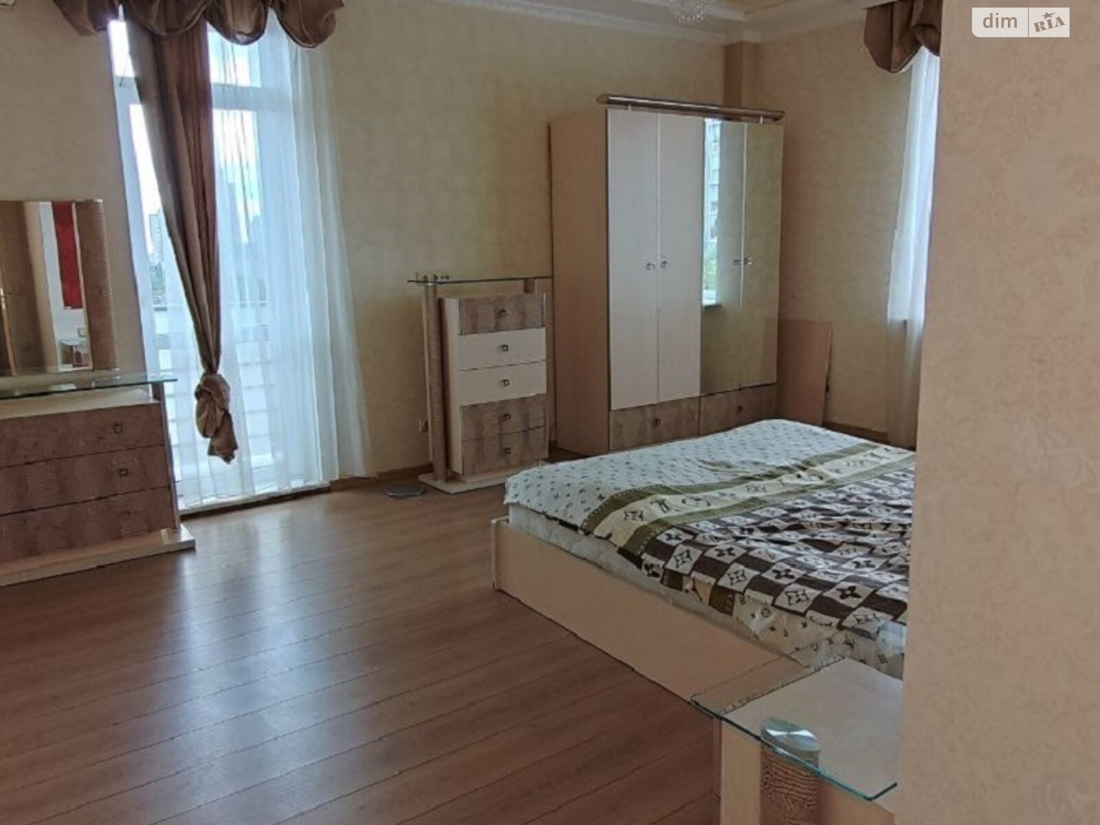 Продажа трехкомнатной квартиры в Одессе, на ул. Артура Савельева 4, кв. 6, район Приморский фото 1