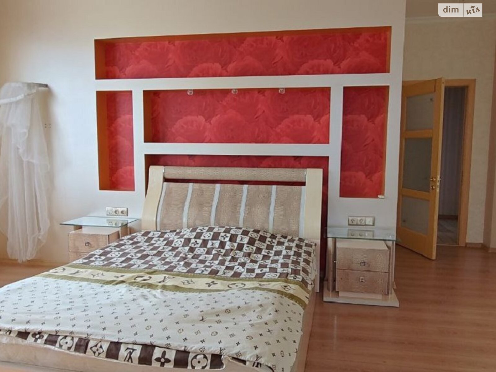 Продажа трехкомнатной квартиры в Одессе, на ул. Артура Савельева 4, кв. 6, район Приморский фото 1