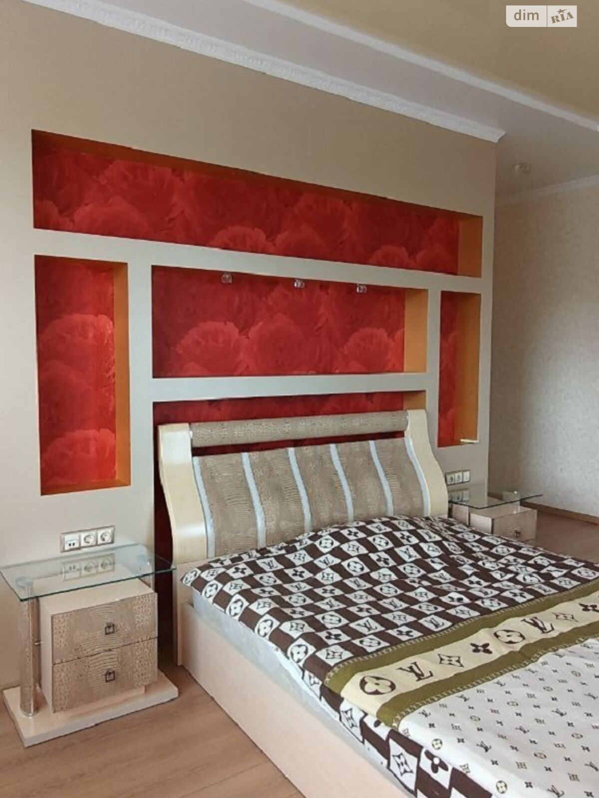 Продажа трехкомнатной квартиры в Одессе, на ул. Артура Савельева 4, кв. 6, район Приморский фото 1