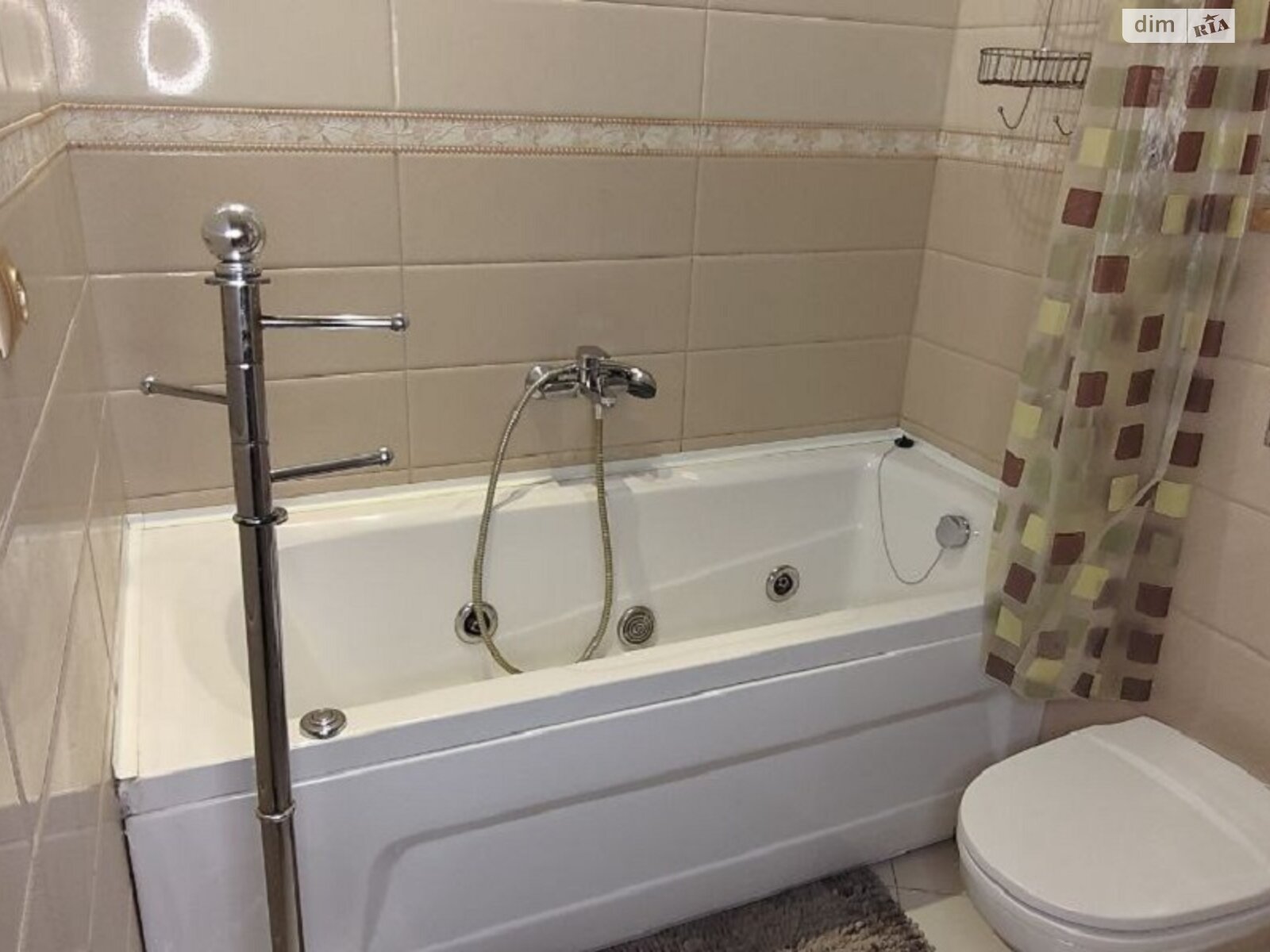 Продажа трехкомнатной квартиры в Одессе, на ул. Артура Савельева 4, кв. 6, район Приморский фото 1