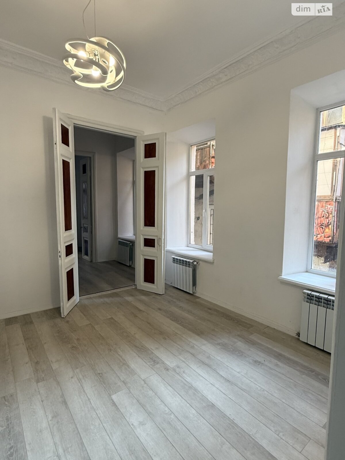 Продажа трехкомнатной квартиры в Одессе, на ул. Базарная 102, район Приморский фото 1 Продажа трехкомнатной квартиры в Одессе, на ул. Базарная 102, район Приморский фото 1