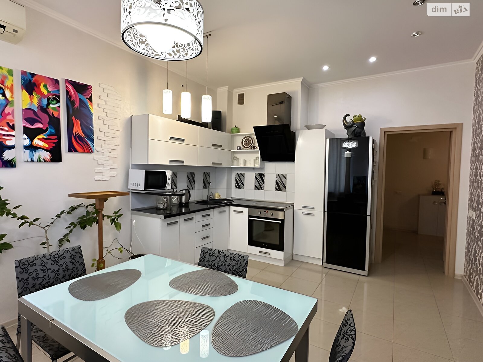 Продажа трехкомнатной квартиры в Одессе, на ул. Базарная, район Приморский фото 1 Продажа трехкомнатной квартиры в Одессе, на ул. Базарная, район Приморский фото 1