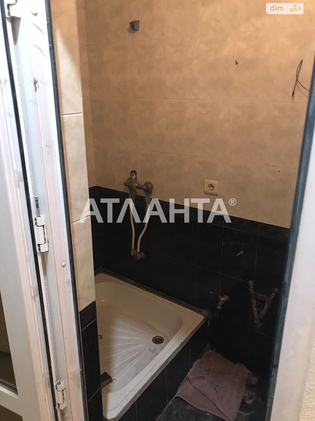 Продаж чотирикімнатної квартири в Одесі, на вул. Базарна, район Приморський фото 1 Продаж чотирикімнатної квартири в Одесі, на вул. Базарна, район Приморський фото 1