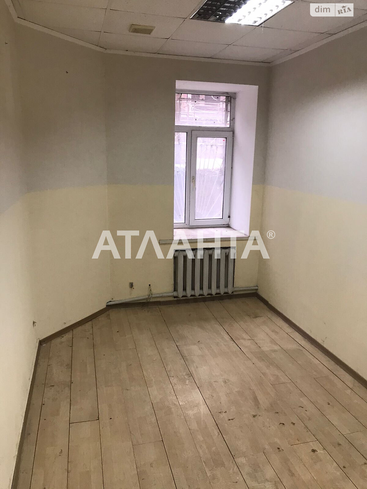 Продаж чотирикімнатної квартири в Одесі, на вул. Базарна, район Приморський фото 1 Продаж чотирикімнатної квартири в Одесі, на вул. Базарна, район Приморський фото 1