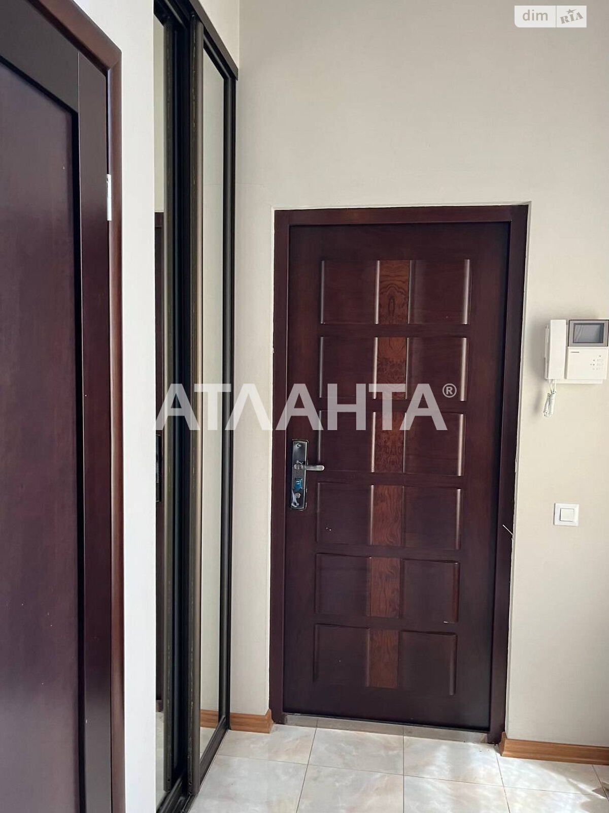 Продажа двухкомнатной квартиры в Одессе, на ул. Базарная, район Приморский фото 1 Продажа двухкомнатной квартиры в Одессе, на ул. Базарная, район Приморский фото 1