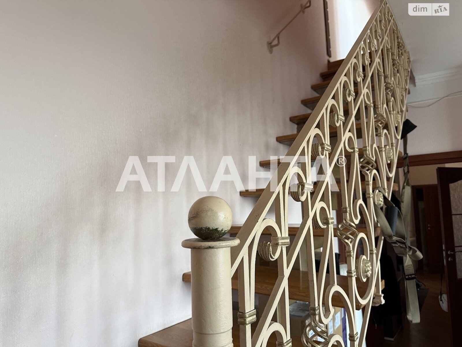Продажа четырехкомнатной квартиры в Одессе, на ул. Базарная, район Приморский фото 1 Продажа четырехкомнатной квартиры в Одессе, на ул. Базарная, район Приморский фото 1