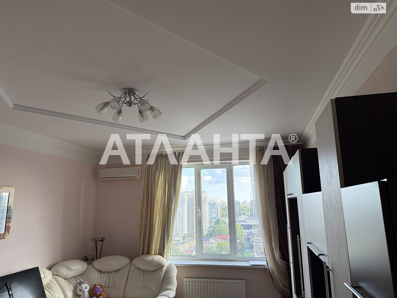 Продажа четырехкомнатной квартиры в Одессе, на ул. Базарная, район Приморский фото 1 Продажа четырехкомнатной квартиры в Одессе, на ул. Базарная, район Приморский фото 1